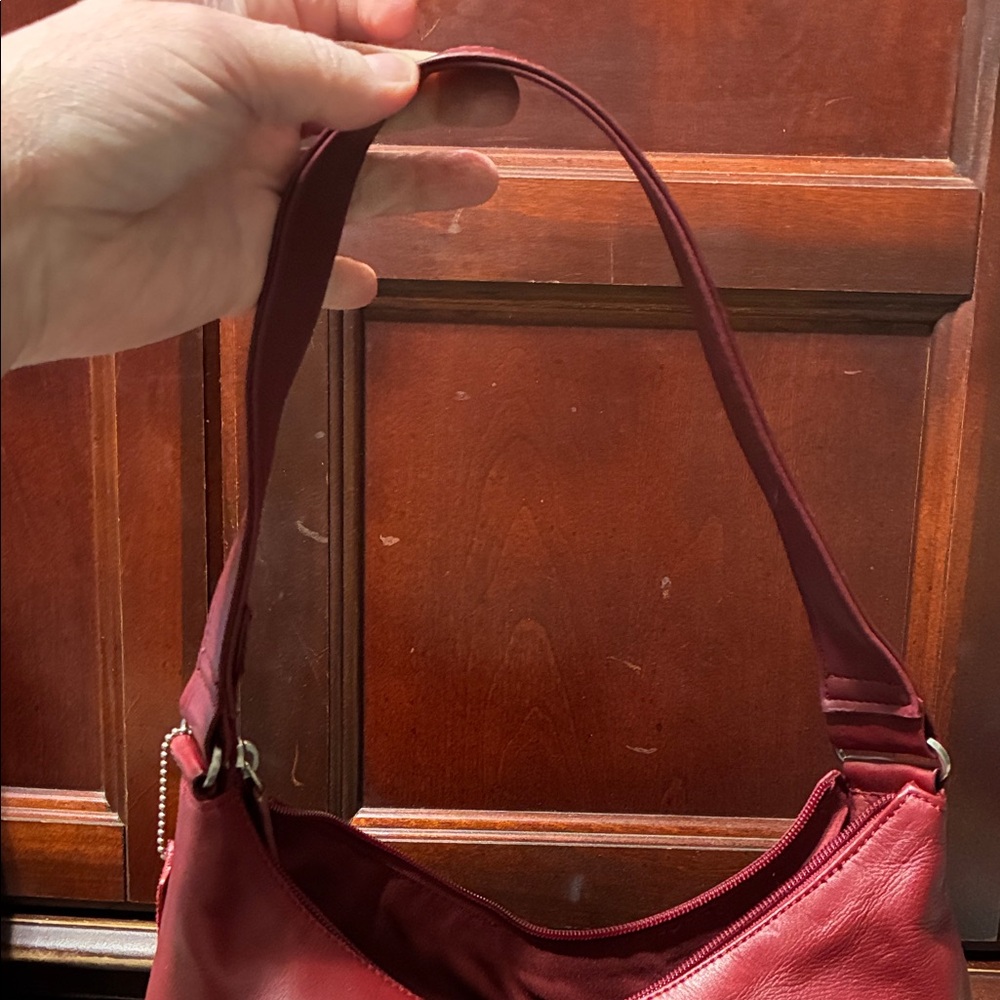 St. John’s Bay vintage Red Leather Shoulder Bag - Picture 16 of 16